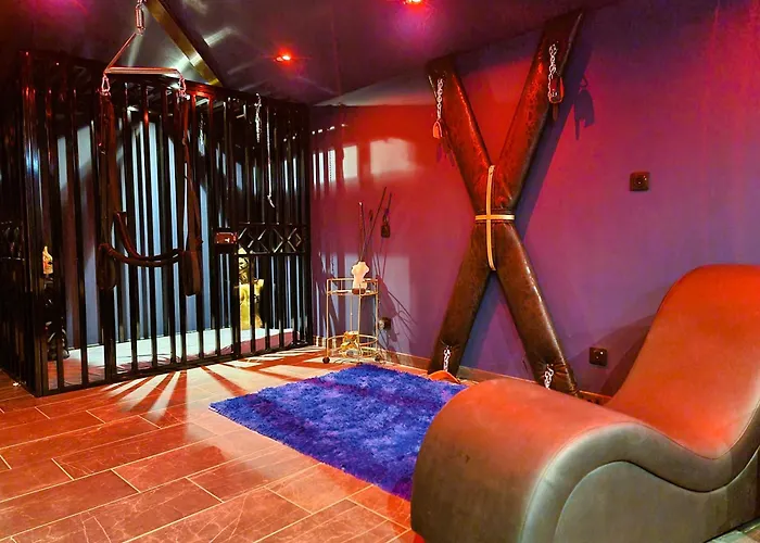 Bed & Breakfast Love Room 3*